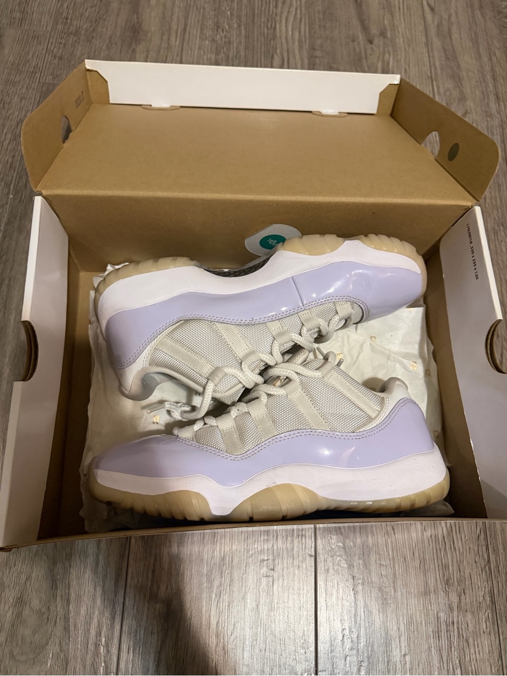 Jordan 11 Low Top Sneakers “Pure low”